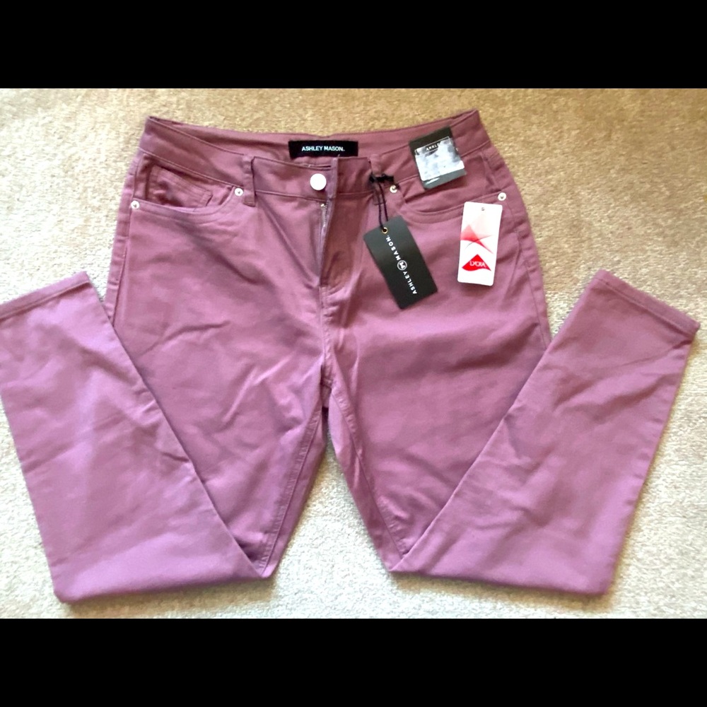 NWT‼️ Ashley Mason Ankle Jeans w/ Lycra